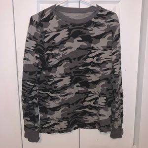 Old Navy camo long sleeve shirt size small